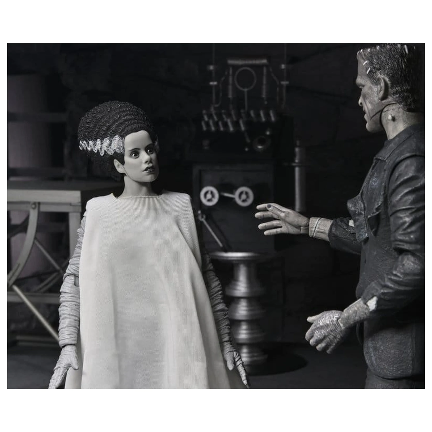 Universal Monsters Pachet 2 figurine articulabile Bride of Frankenstein 90th Anniversary The Monster & His Mate (B&W) 18 cm poza produsului