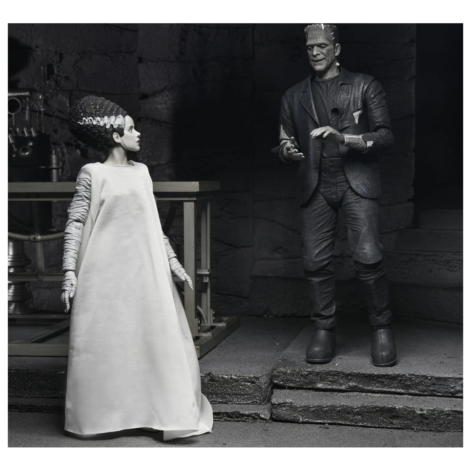 Universal Monsters Pachet 2 figurine articulabile Bride of Frankenstein 90th Anniversary The Monster & His Mate (B&W) 18 cm poza produsului