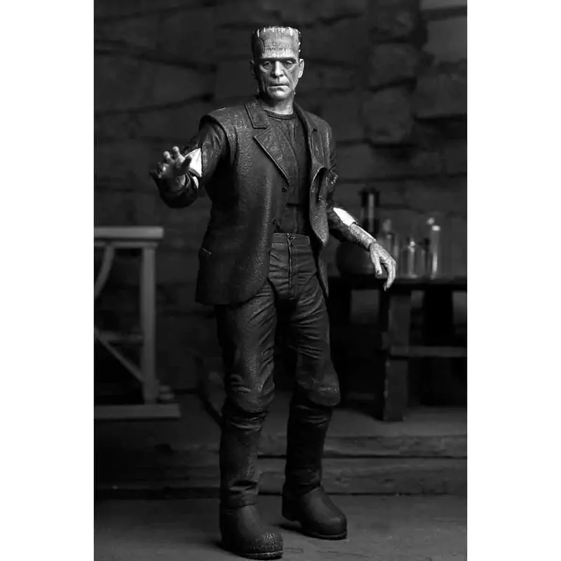 Universal Monsters The Bride of Frankenstein Ultimate Bride of Frankensteins Monster B&W Version. figurină 18cm poza produsului