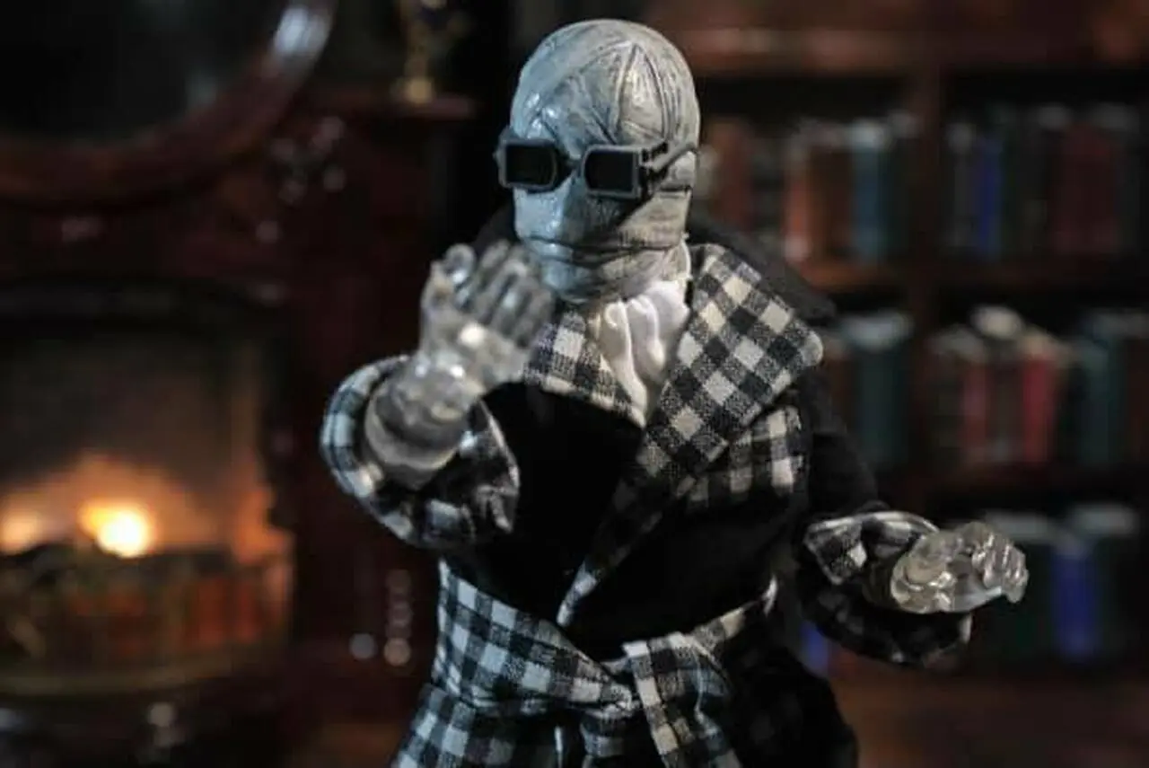 Universal Monsters Figurina The Invisible Man 20 cm poza produsului