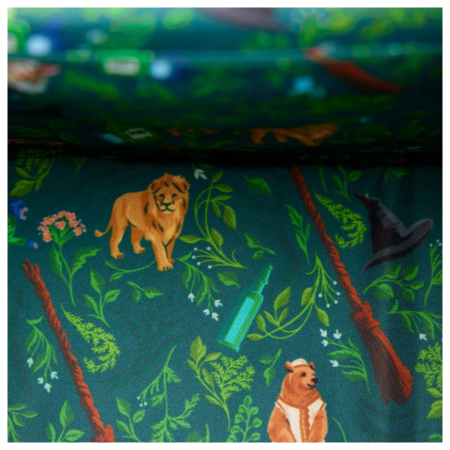 Universal by Loungefly Geanta Crossbody Wicked 2 poza produsului