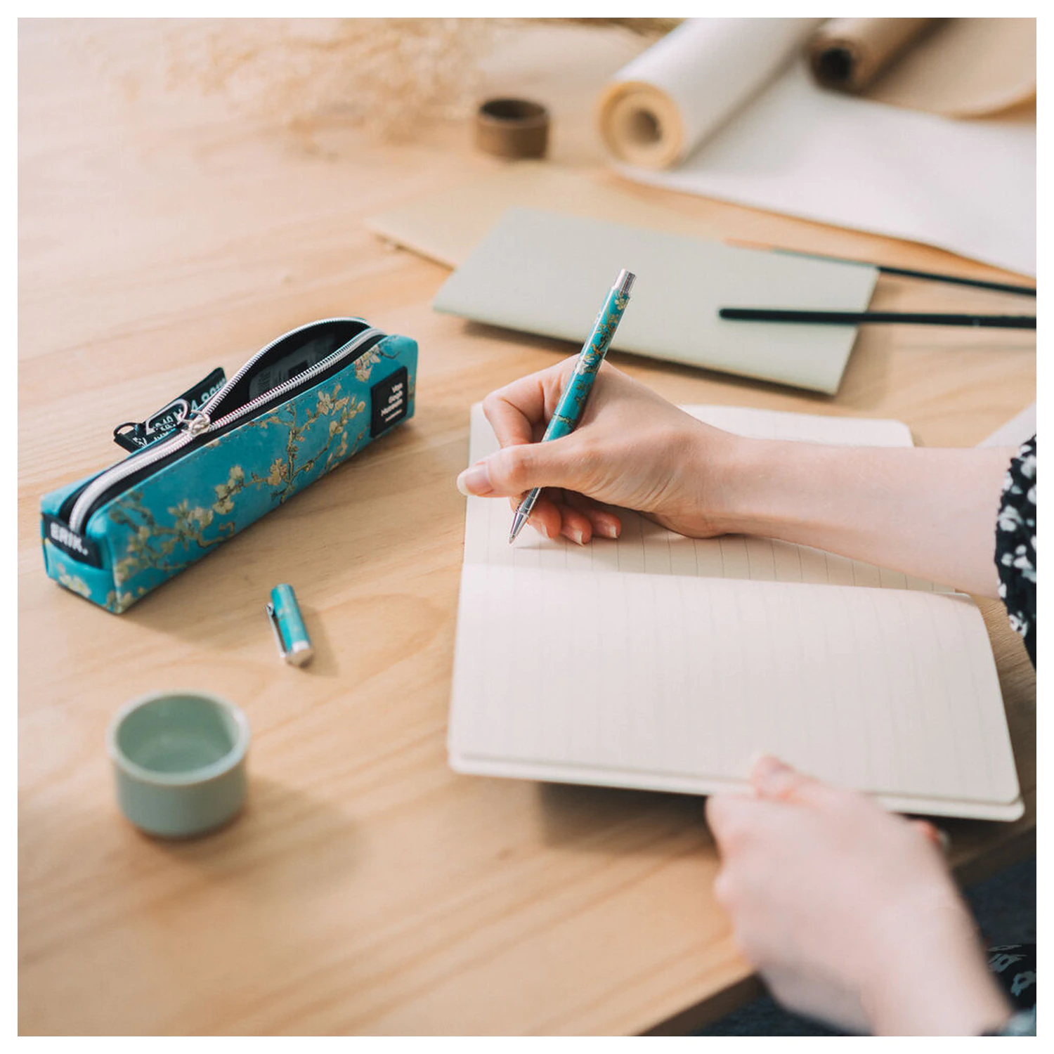 Van Gogh Museum Set trusa de creioane, pix si creion poza produsului