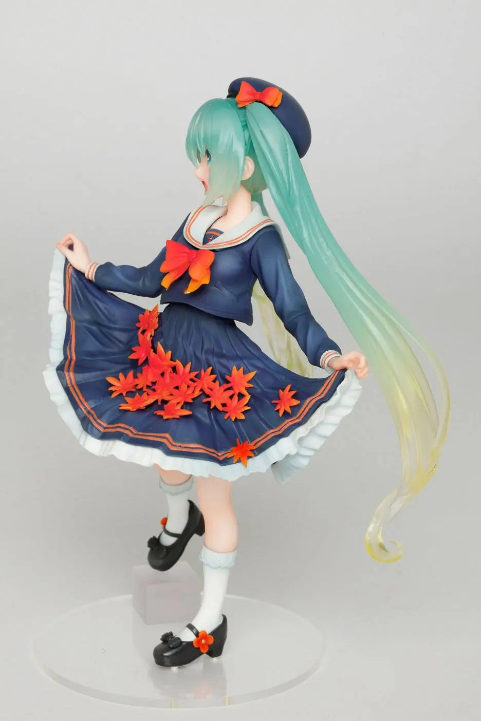Vocaloid Statuie din PVC Hatsune Miku Sezonul 3 Versiunea Toamna (revanzari) 18 cm poza produsului
