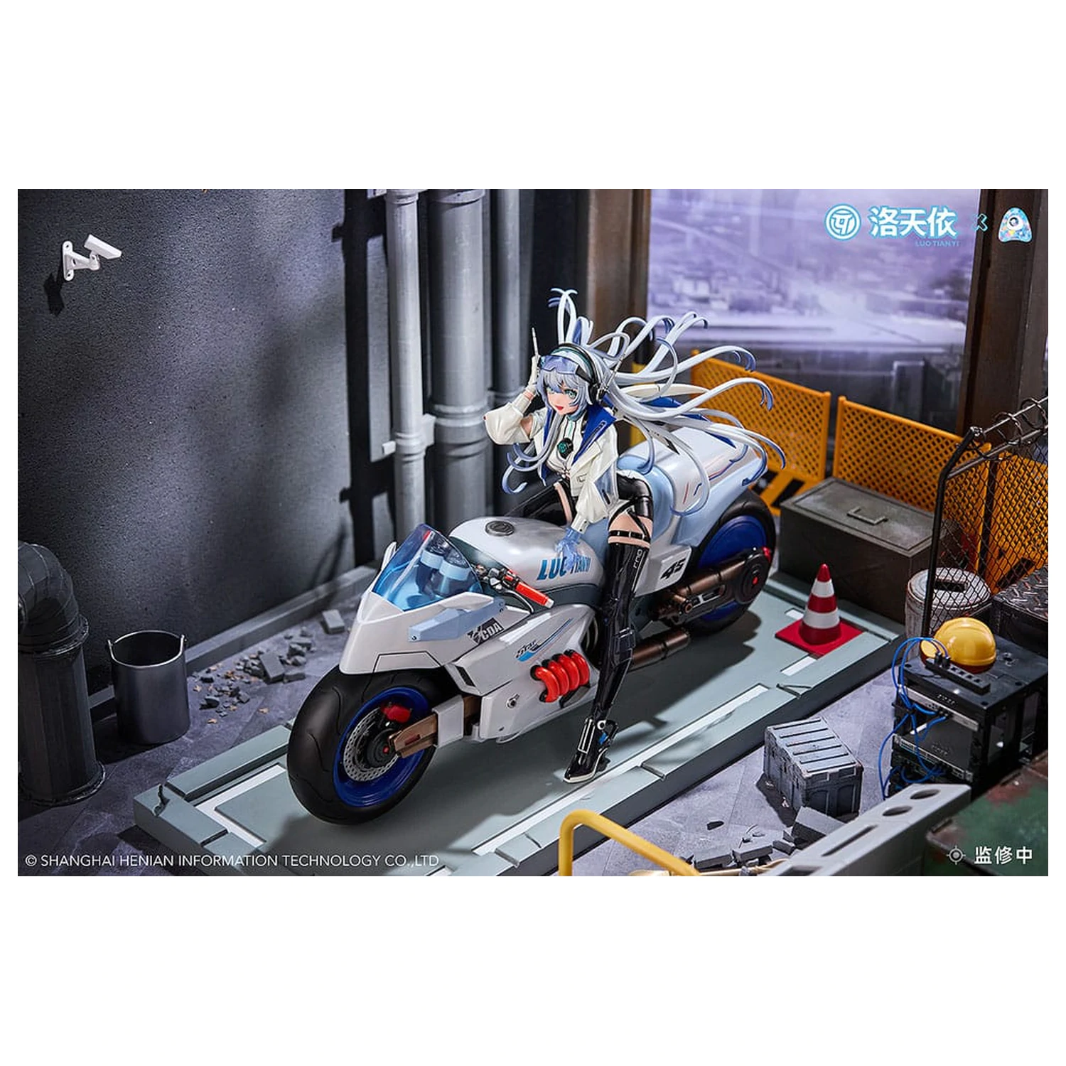 Vsinger Statueta PVC 1/7 Vsinger Luo Tianyi Retro-Future Storm Driver Ver. 23 cm poza produsului