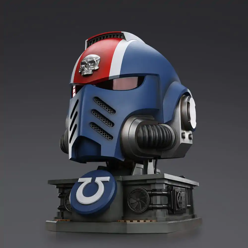 Warhammer 40,000: Space Marine 2 Replica Ultramarines Lieutenant Titus helmet with Display Stand 44 cm poza produsului