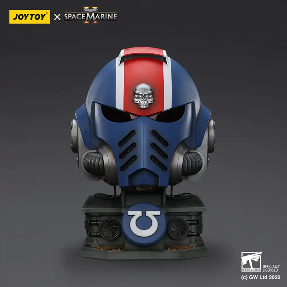 Warhammer 40,000: Space Marine 2 Replica Ultramarines Lieutenant Titus helmet with Display Stand 44 cm poza produsului