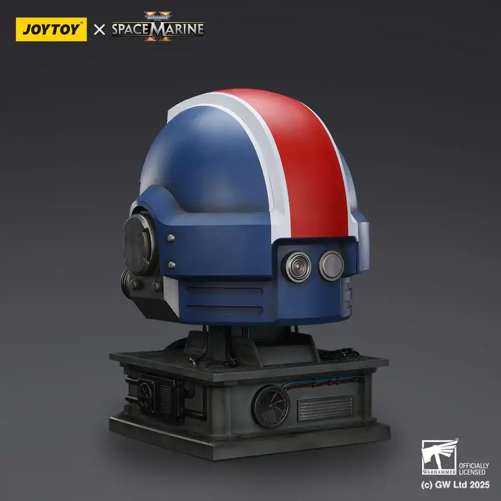 Warhammer 40,000: Space Marine 2 Replica Ultramarines Lieutenant Titus helmet with Display Stand 44 cm poza produsului