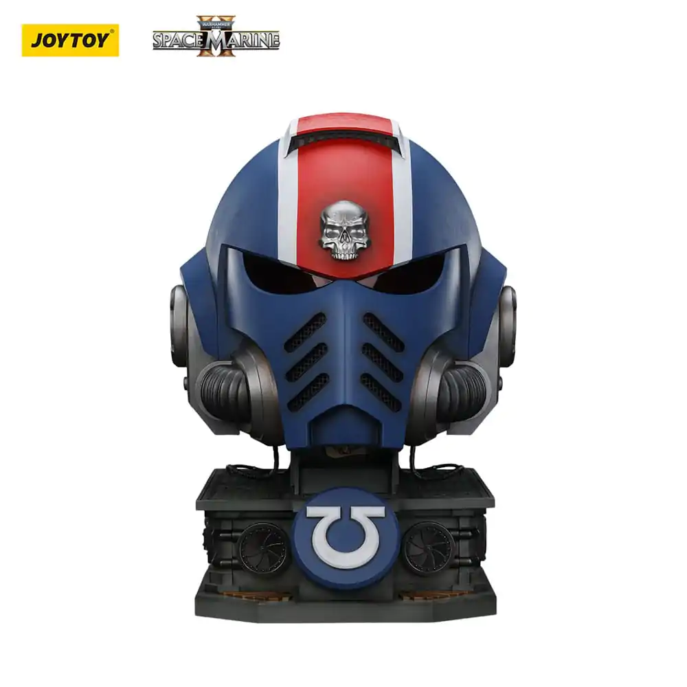 Warhammer 40,000: Space Marine 2 Replica Ultramarines Lieutenant Titus helmet with Display Stand 44 cm poza produsului
