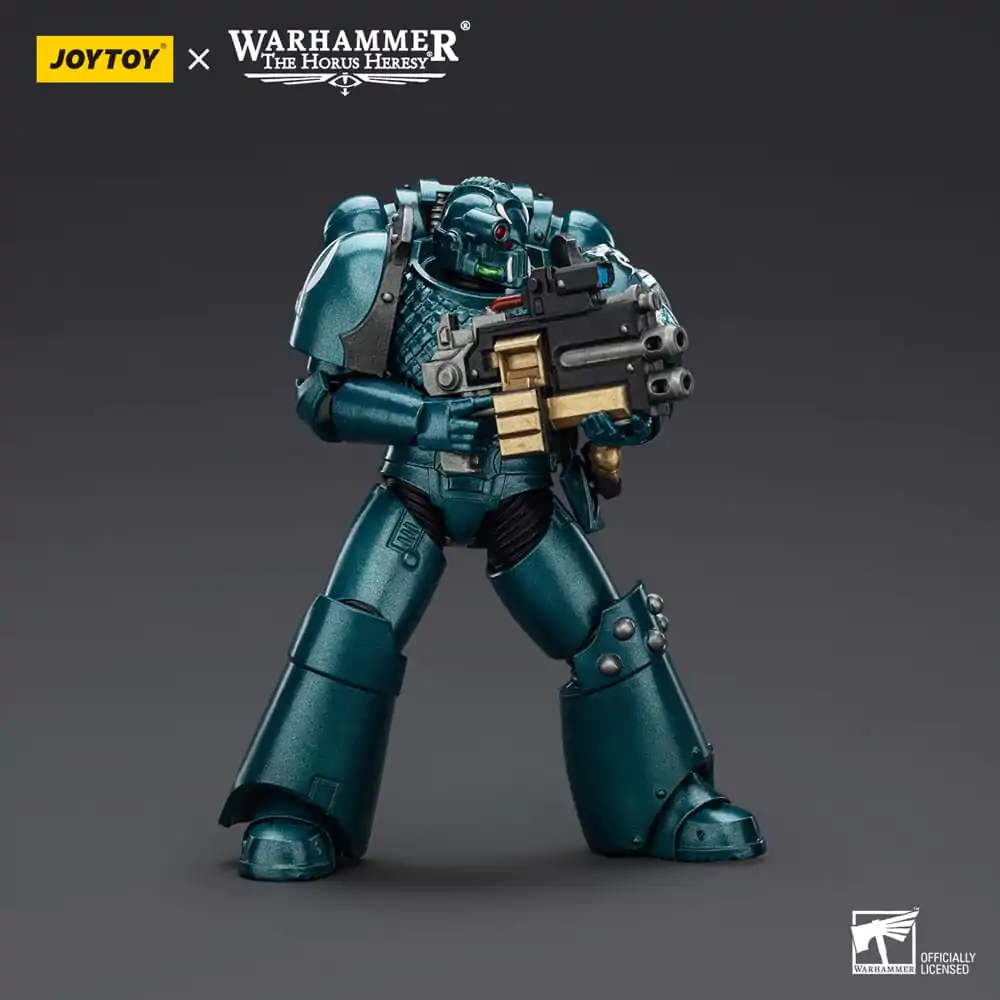 Warhammer The Horus Heresy Figurina de acțiune Alpha Legion Head hunter cu Banestrike Combi-Bolter și Pumnal energetic 20 cm poza produsului