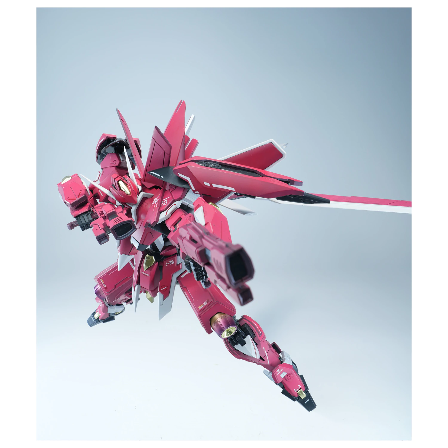 X-PLAY J-20 Cang Wei Crimson Flowing Gold Model Kit 21cm poza produsului