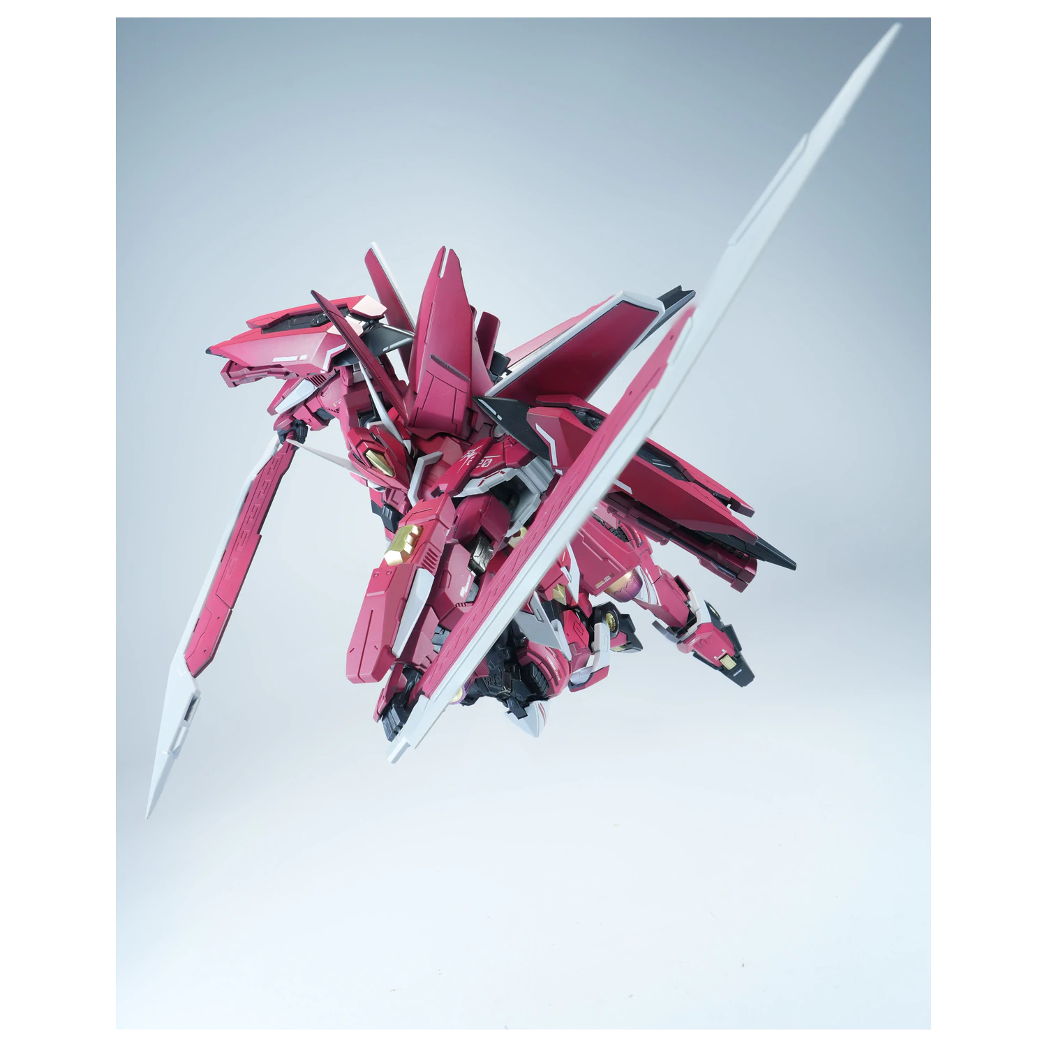 X-PLAY J-20 Cang Wei Crimson Flowing Gold Model Kit 21cm poza produsului