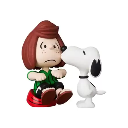 Peanuts UDF Series 17 Mini Figurina Peppermint Patty & Snoopy 7 cm termékfotója