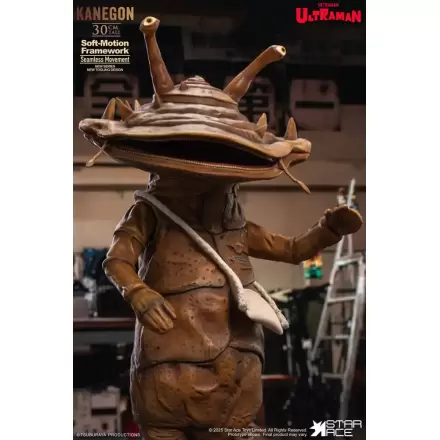 Ultraman Ultra-Kaiju Soft Vinyl Statuie Kanegon Editie Speciala 30 cm poza produsului